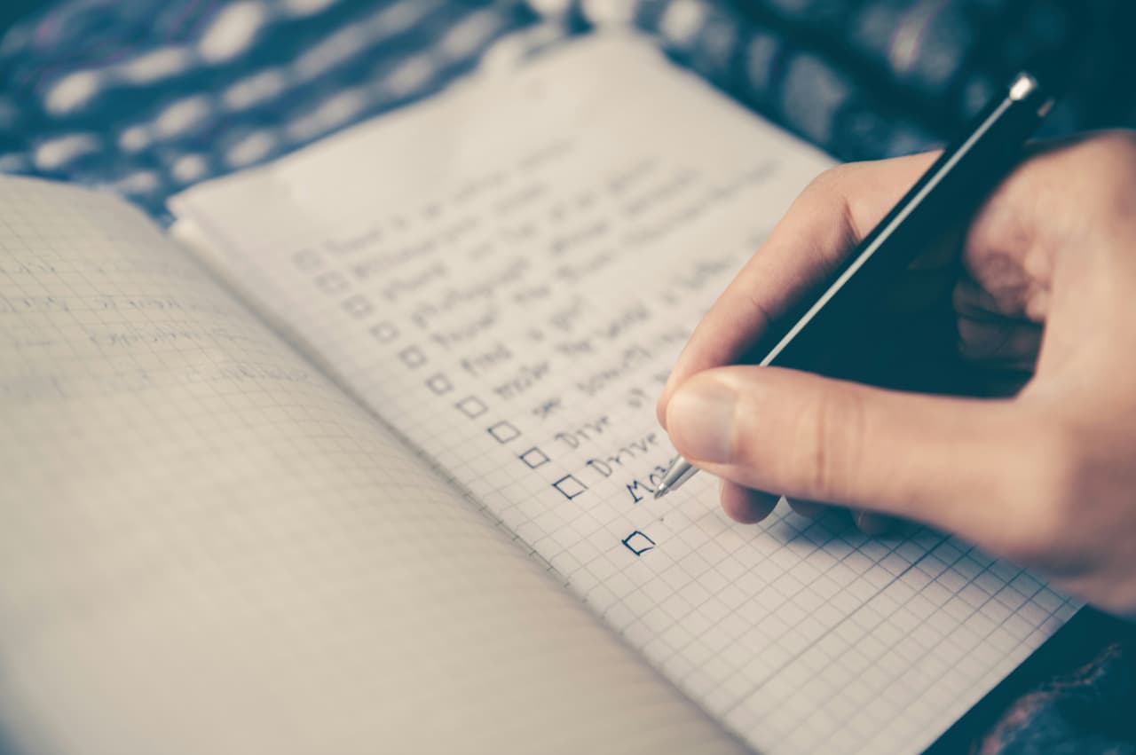 Photo by of notebook with checkboxes (photo by glenn carsten peters)
